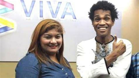 twinkle estanislao-formaran|Misis ng singer.